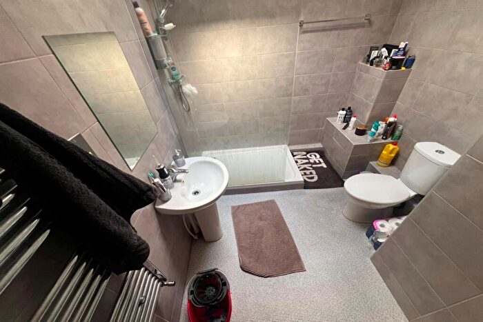 1 Bedroom Flat To Rent In Victoria Avenue, Southend On Sea, SS2