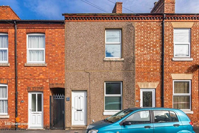 2 Bedroom Terraced House For Sale In Bennett Street, Rugby, Warwickshire, CV21