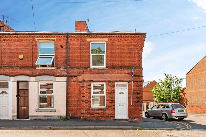 2 Bedroom End Of Terrace House For Sale In Croydon Road, Nottingham, NG7