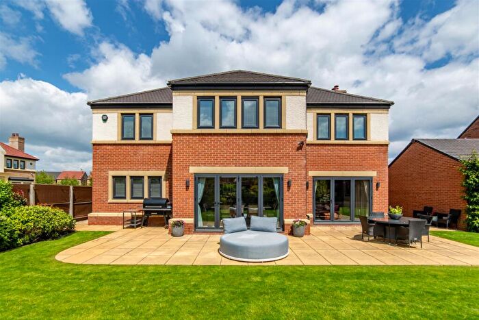 5 Bedroom Detached House For Sale In Kipley Close, Moorfields, NE12