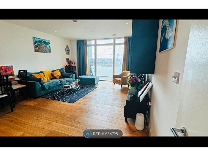 2 Bedroom Flat To Rent In Hugero Point, London, SE10