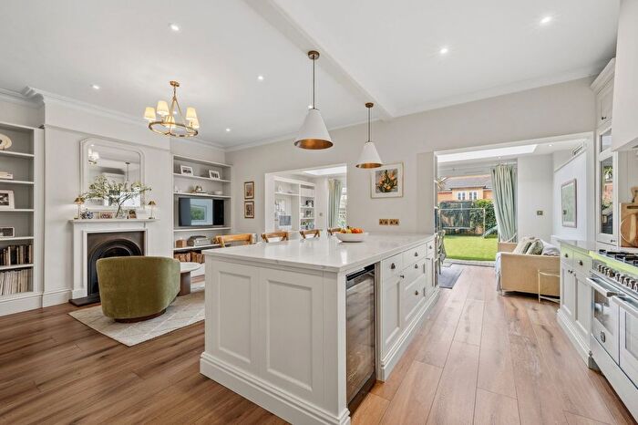 5 Bedroom Semi-detached House For Sale In Winchester Road, Walton-On-Thames, KT12