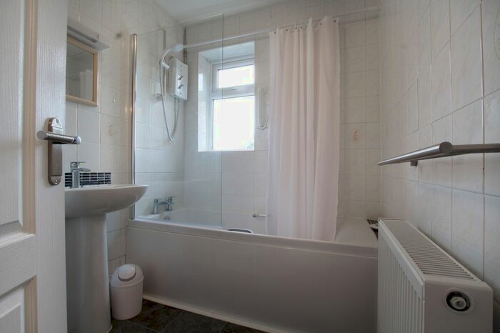 3 Bedroom Semi-Detached Bungalow For Sale In Garstang Road, Marshside, Southport, PR9
