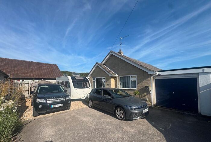 3 Bedroom Detached Bungalow For Sale In Glyn Place, East Melbury, SP7