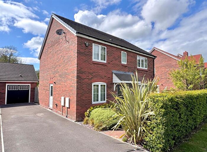 4 Bedroom Detached House For Sale In West Leys Road, Swanland, HU14