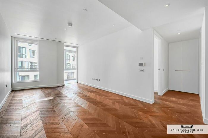 2 Bedroom Flat To Rent In Prospect Way, London, SW11