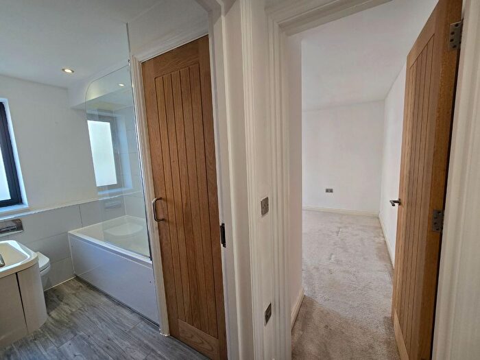 1 Bedroom Flat To Rent In Forester House, Marlborough Road, Watford, Hertfordshire, WD18