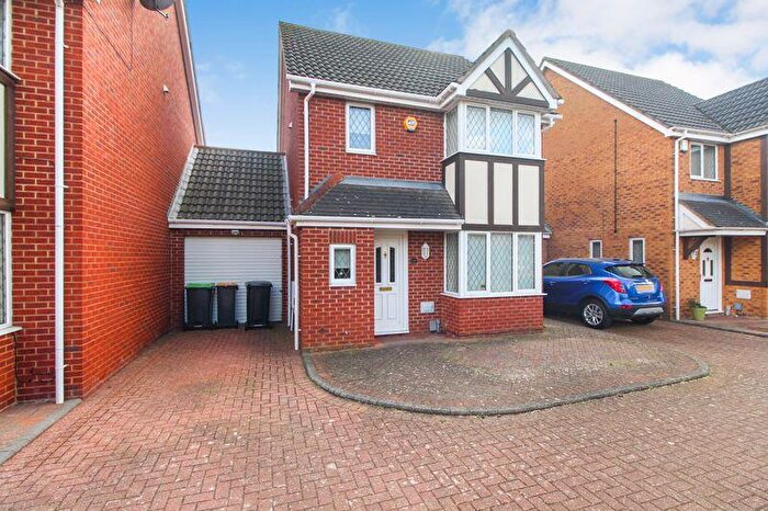 3 Bedroom Link Detached House For Sale In Cartmel Priory, Bedford, MK41