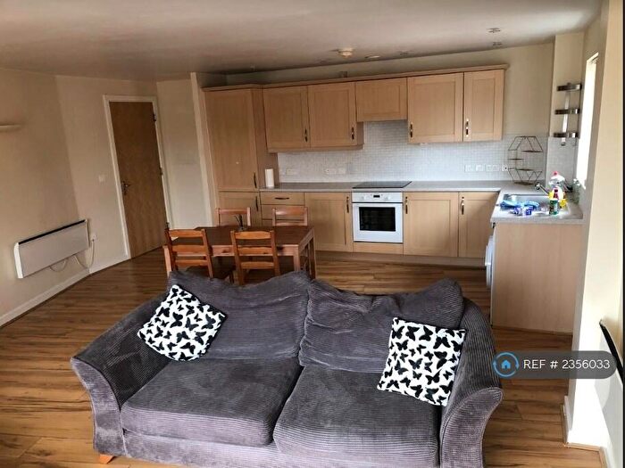 2 Bedroom Flat To Rent In Stockport Road, Manchester, M13