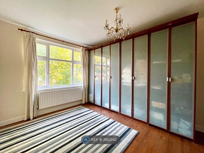 3 Bedroom Bungalow To Rent In Chingford Avenue, London, E4