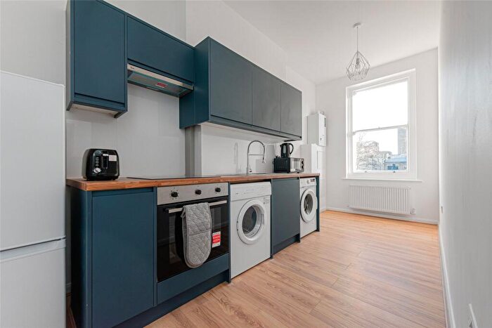 2 Bedroom Apartment To Rent In Holloway Road, Islington, London, N7