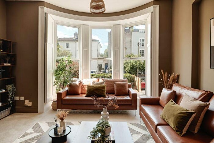 2 Bedroom Apartment For Sale In Hampton Park | Redland, BS6