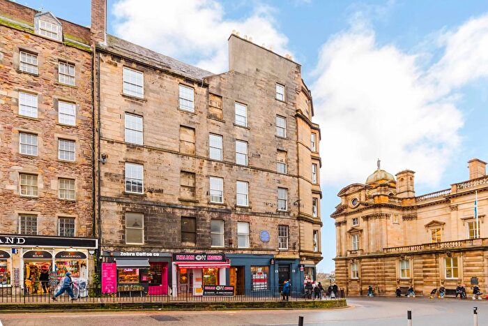 2 Bedroom Flat To Rent In Bank Street, Edinburgh, EH1