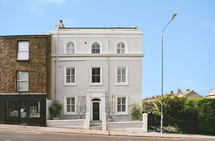 4 Bedroom Semi Detached House To Rent In West Cliff Road, Ramsgate, CT11