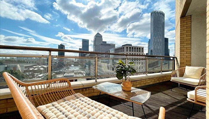 2 Bedroom Flat To Rent In Westferry Circus, Canary Wharf, London, E14