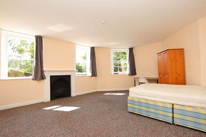 2 Bedroom Flat To Rent In Weston Park East, Bath, BA1