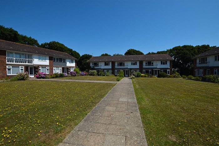 2 Bedroom Flat To Rent In Fairlight Gardens, Fairlight, Hastings, TN35