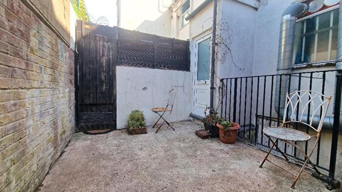 1 Bedroom Flat To Rent In George Street, Brighton, BN2
