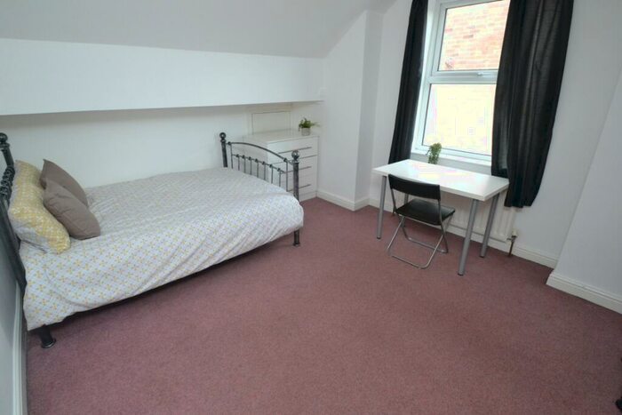 6 Bedroom Semi-Detached House To Rent In Loughborough Road, West Bridgford, NG2