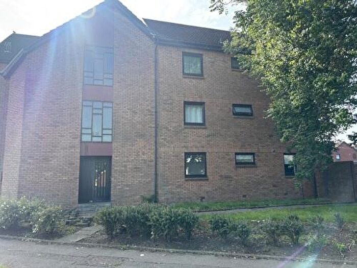 2 Bedroom Flat To Rent In St John's Avenue, Fakirk, FK2