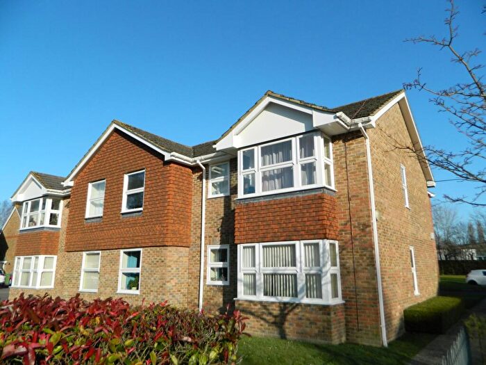 2 Bedroom Apartment To Rent In Bowes Close, Horsham, RH13
