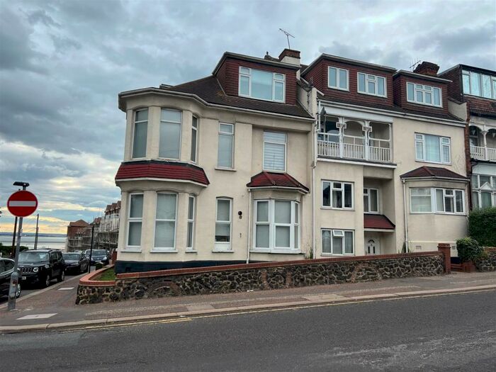 3 Bedroom Flat To Rent In Station Road, Westcliff-On-Sea, SS0