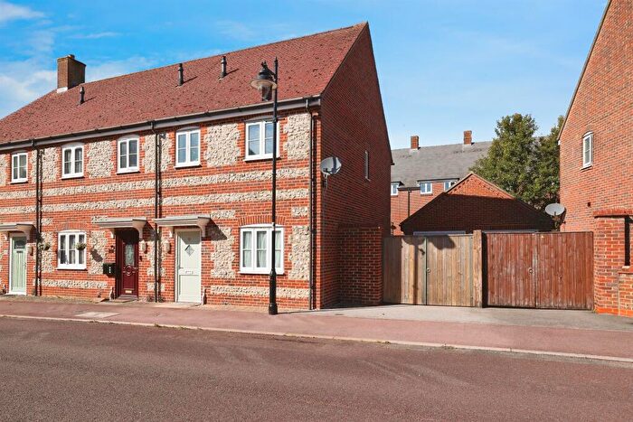 3 Bedroom End Of Terrace House For Sale In Kilford Close, Amesbury, Salisbury, SP4