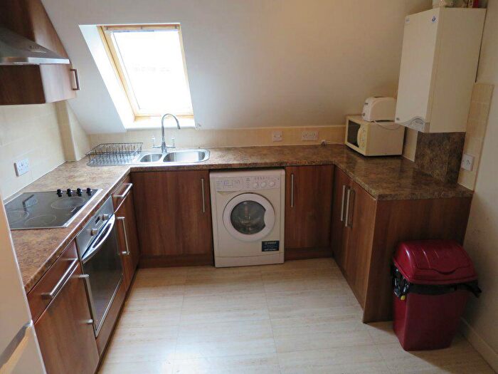 4 Bedroom Flat To Rent In Cowley Road, OX4