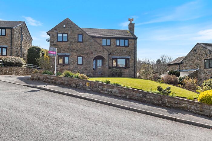 4 Bedroom Detached House For Sale In Dukewood Road, Clayton West, HD8