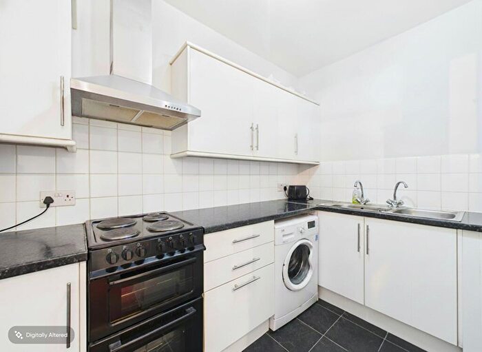 Studio To Rent In Chertsey, Surrey, KT16