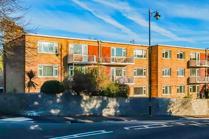 2 Bedroom Apartment For Sale In Beach Road, Penarth, CF64