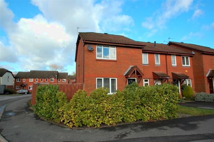 3 Bedroom End Of Terrace House To Rent In Kings Road, Petersfield, GU32