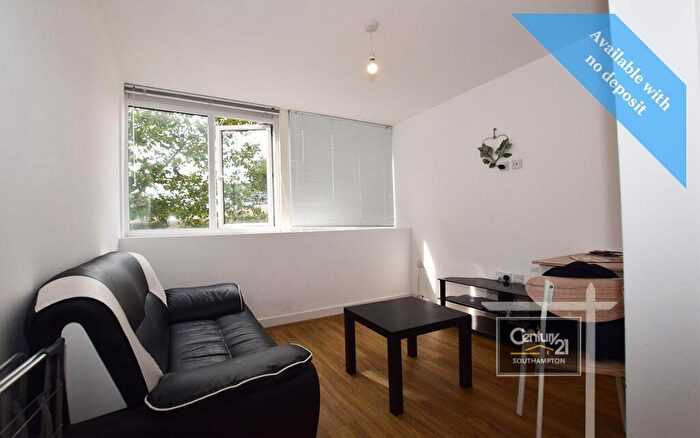 1 Bedroom Flat To Rent In |Ref: |, Enterprise House, Isambard Brunel Road, Portsmouth, PO1