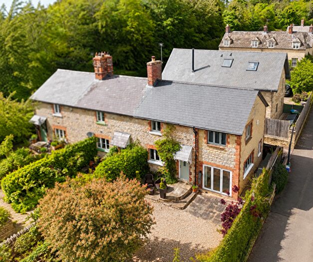 3 Bedroom End Of Terrace House For Sale In Manor Road, Woodstock, OX20