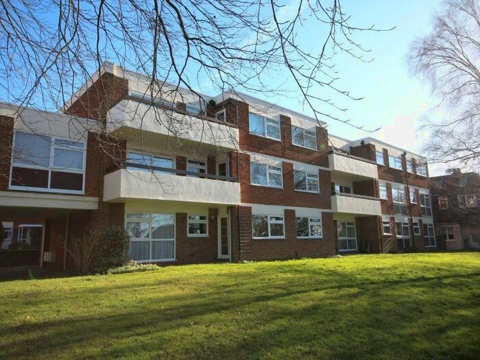 2 Bedroom Flat To Rent In Carlton Road, Harpenden, AL5