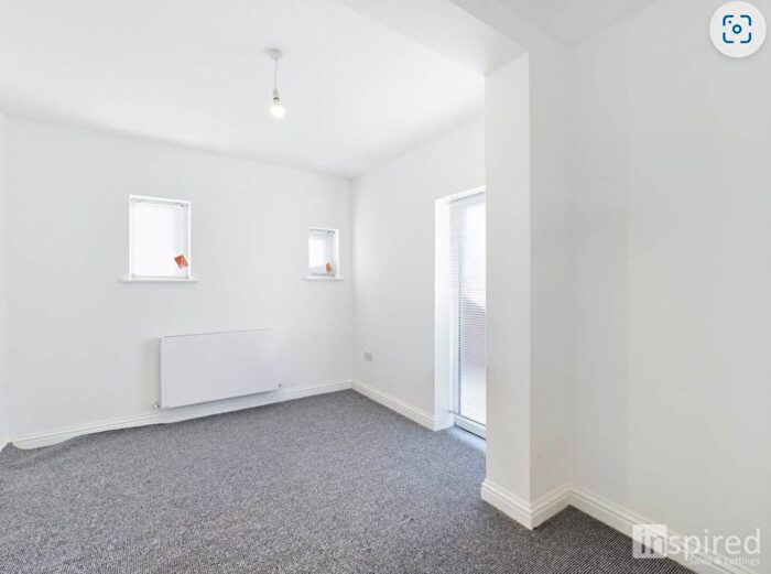 1 Bedroom Maisonette To Rent In Jersey Road, Wolverton, MK12