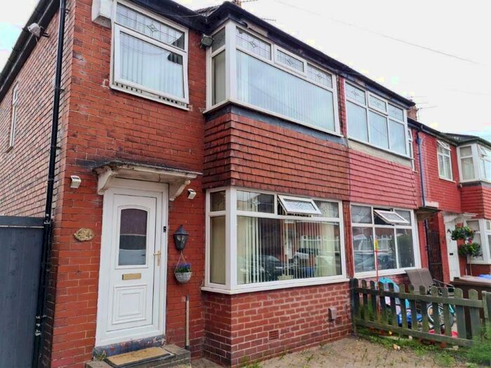 Houses for sale & to rent in M43 7QG, Leicester Avenue, Droylsden West