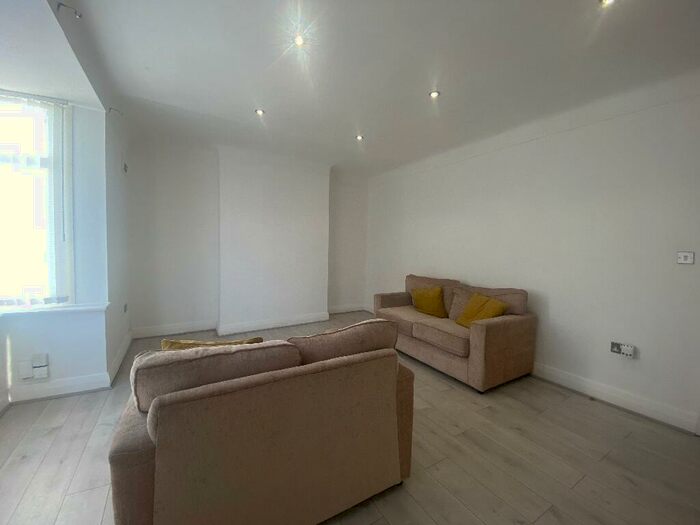 2 Bedroom Apartment To Rent In Edge Grove, Liverpool, Merseyside, L7