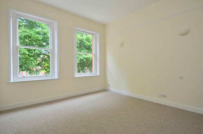2 Bedroom Flat To Rent In Barkston Gardens, South Kensington, London, SW5