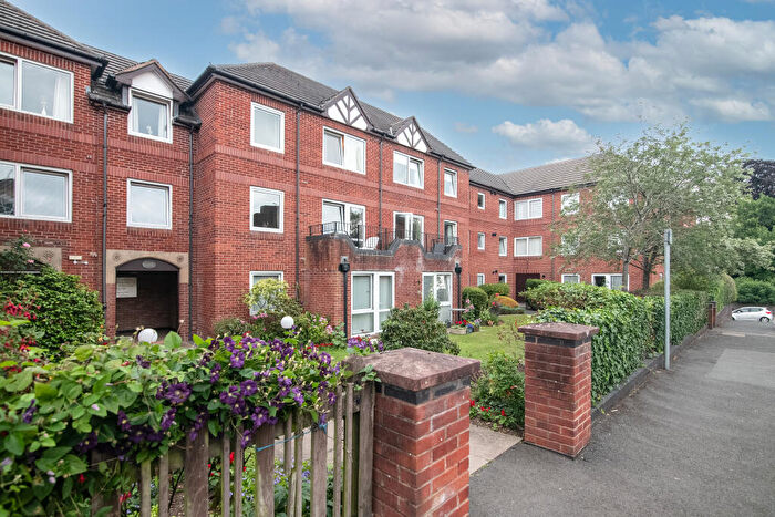 1 Bedroom Retirement Property For Sale In Nailers Court, Ednall Lane, Bromsgrove, Worcestershire, B60