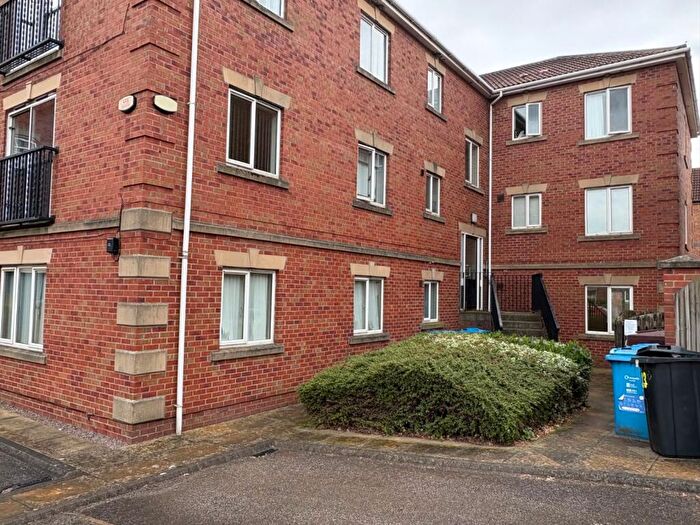 2 Bedroom Flat To Rent In Lock Keepers Court, Hull, East Riding Of Yorkshire, HU9