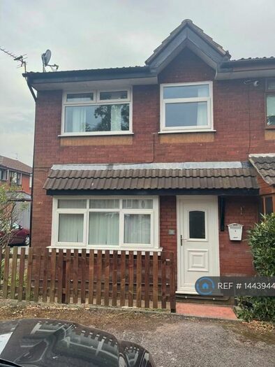3 Bedroom Terraced House To Rent In Audlum Court, Bury, BL9