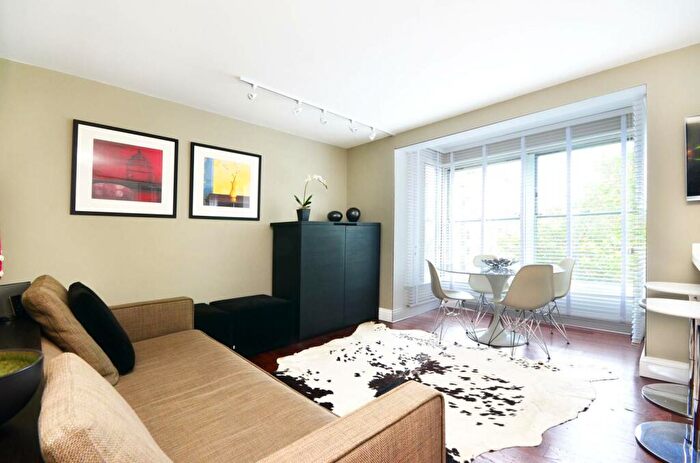 1 Bedroom Flat To Rent In Pooles Lane, Lots Road, London, SW10