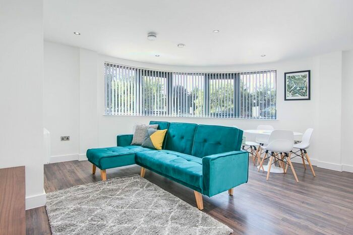 2 Bedroom Flat To Rent In The Quadrant, Sand Pits, Birmingham, B1