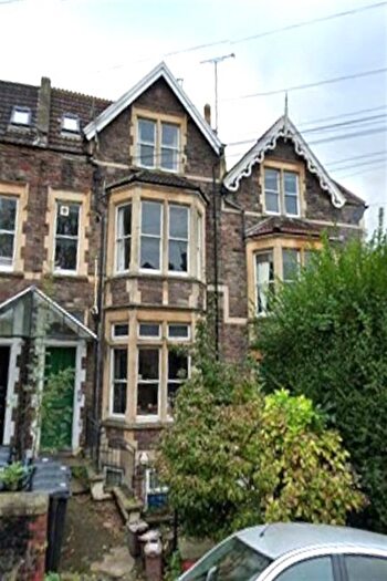 2 Bedroom Flat To Rent In Bedroom Top Floor Flat In Redland, BS6