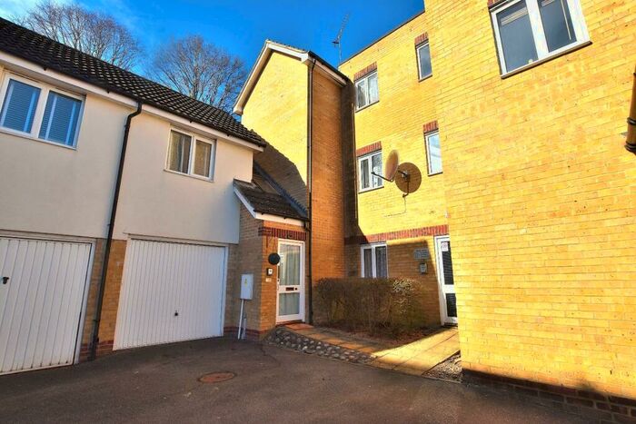 2 Bedroom Apartment To Rent In Harris Green, Dunmow, CM6