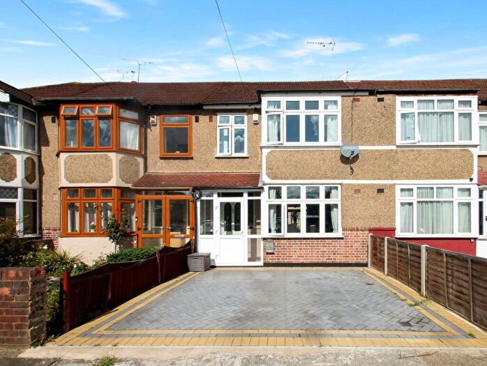 3 Bedroom Terraced House For Sale In Clunas Gardens, Gidea Park, RM2