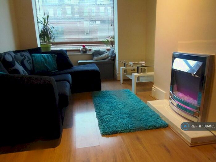1 Bedroom Flat To Rent In Aston St, Leeds, LS13