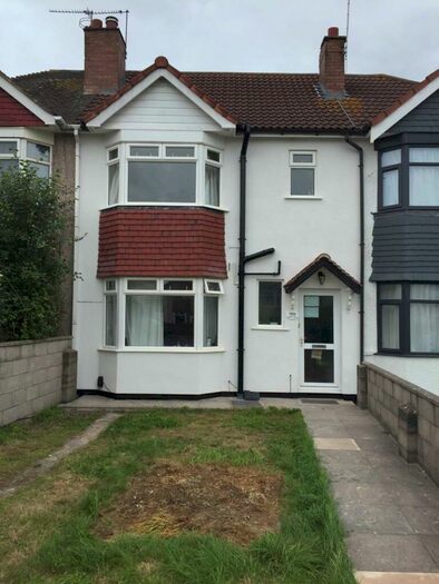 4 Bedroom Detached House To Rent In Warren Road, Bristol, BS34