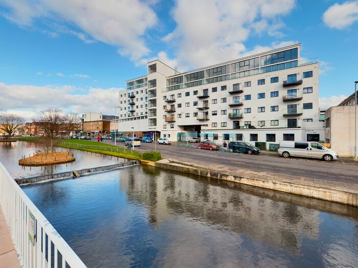 1 Bedroom Flat To Rent In Swan Court, Waterhouse Street, Hemel Hempstead, Hertfordshire, HP1